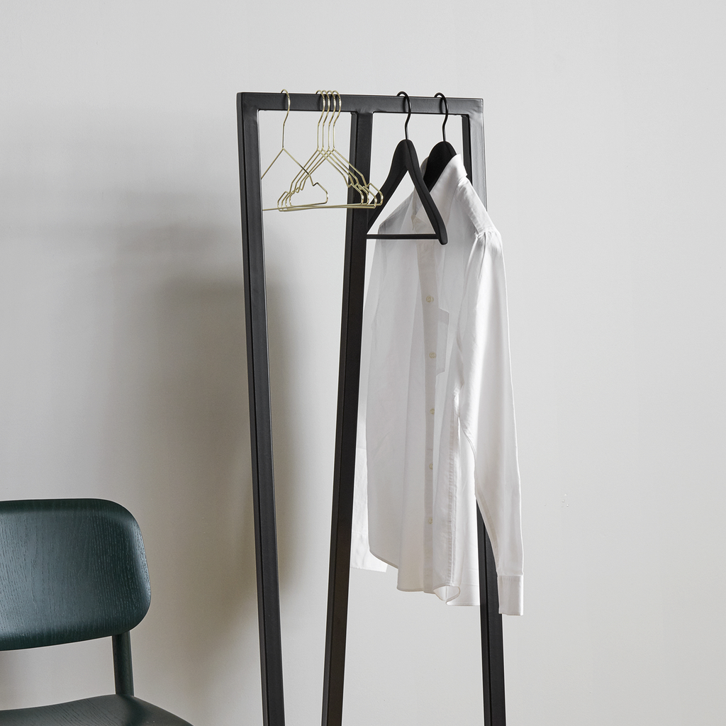 Hay clothes top rail