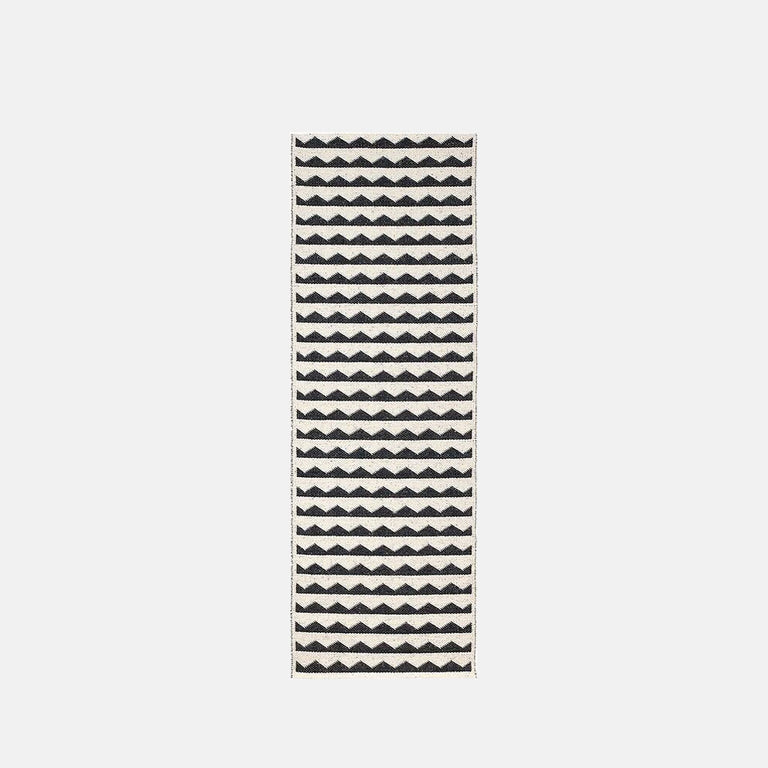 Gittan Runner Black | Brita | Insidestore
