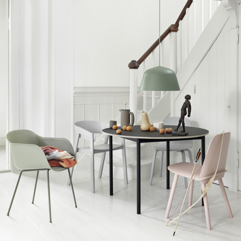 Base Table Round Black | Muuto | Insidestore