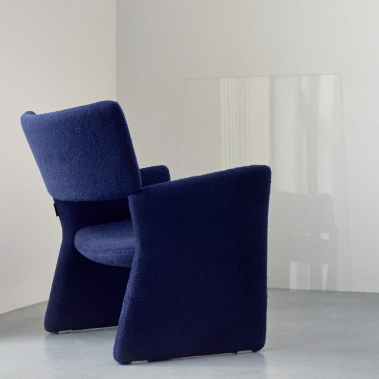Crown Easy Chair Kvadrat Silas Fabric | Massproductions | Insidestore