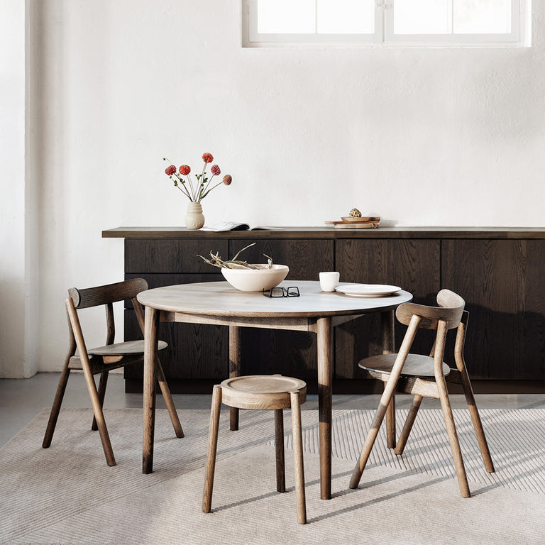 Expand Dining Table Circular Smoked Oak | Northern | Insidestore